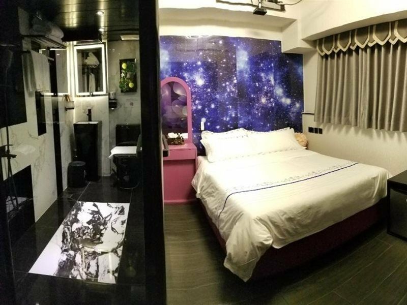 Star City Hotel Hong Kong Exterior photo